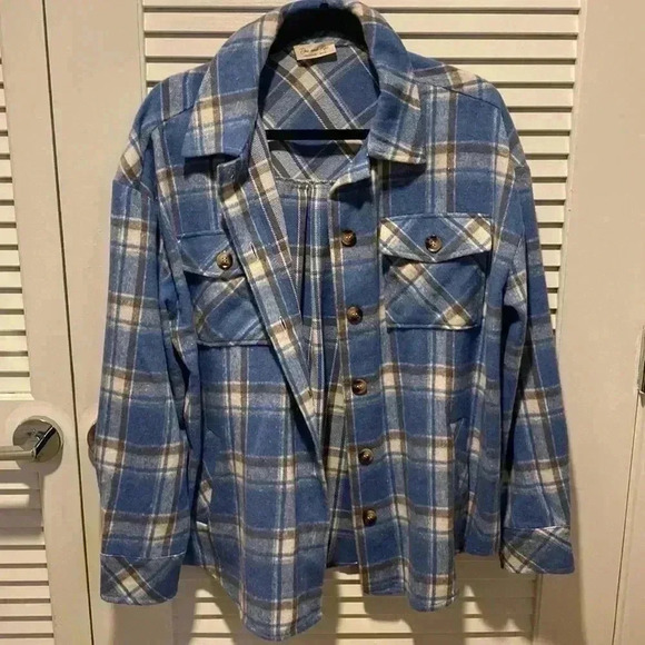 NWOT Blue Thick Flannel Jacket - Picture 2 of 4